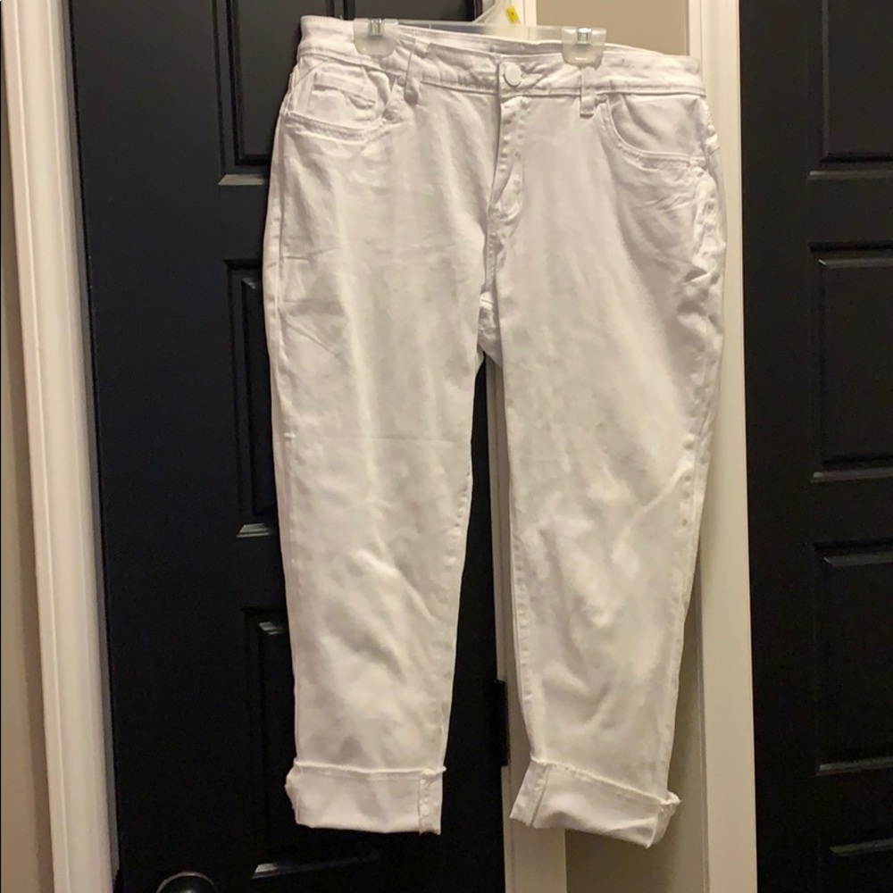 Women’s white capris